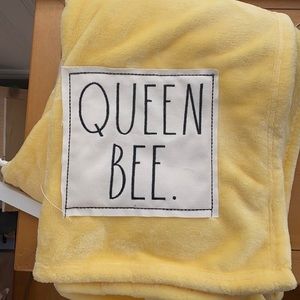 Rae Dunn Queen Bee Blanket